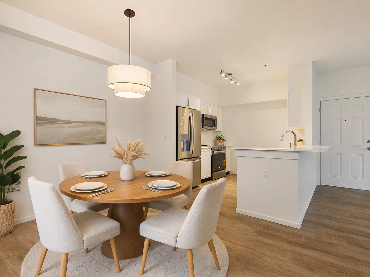 Creekside Apartments — Photo 3
