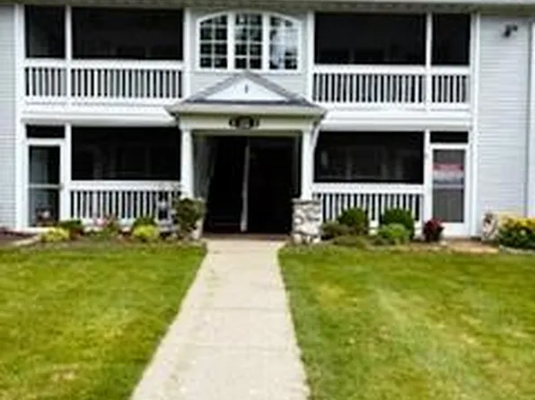 12484 Saint Andrews Way #38, Fenton, MI 48430