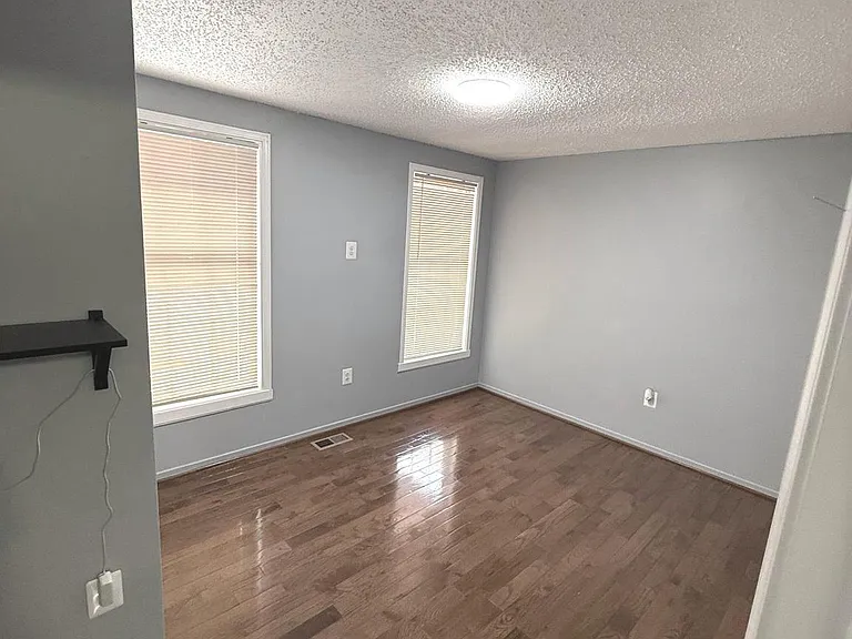 1754 Abbotston St — Photo 20