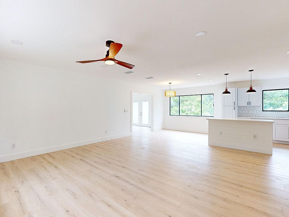 1st image of 1426 25th Street SW