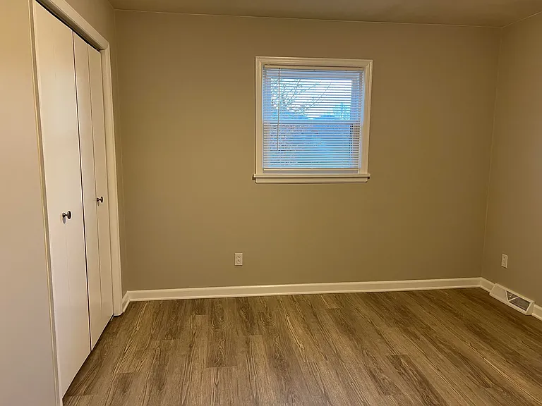 501 Poplar Ave — Photo 9