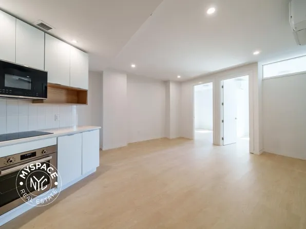 280 Meeker Avenue image 2 of 22