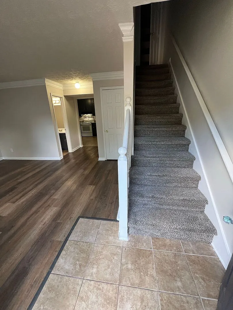 162-164 Scarlet Way — Photo 2