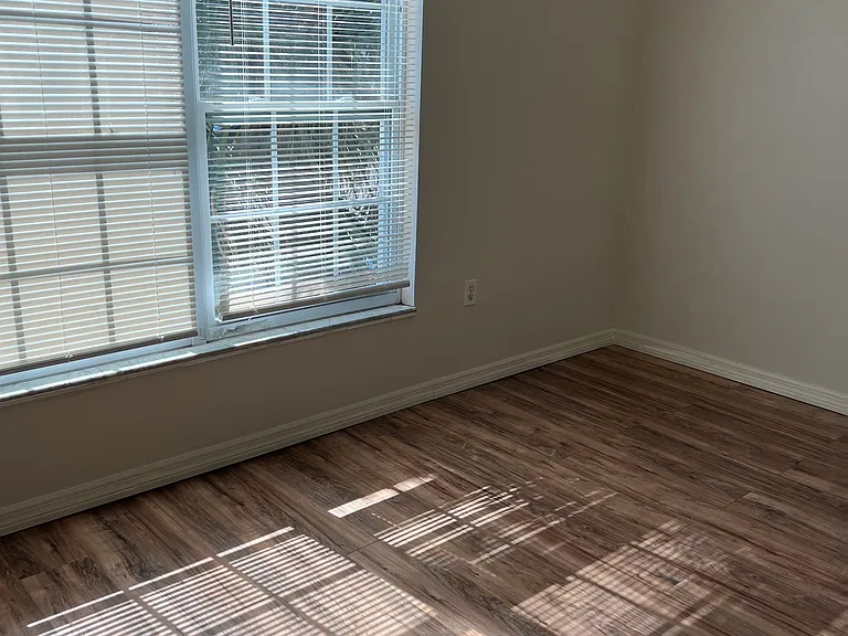 1024 82nd Ter N — Photo 3