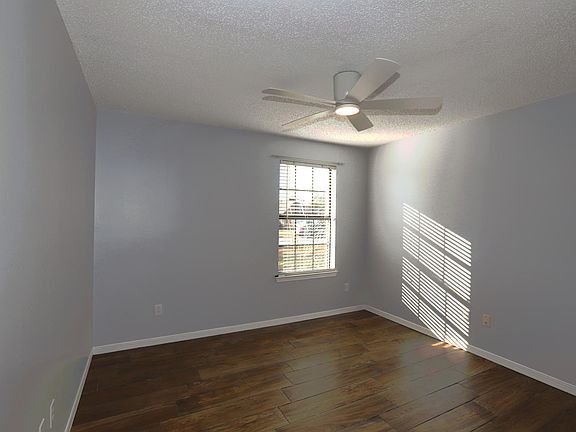 4th image of 648 Green Pine Dr