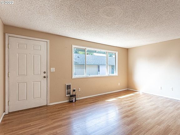5th image of 909 W 36th St #B