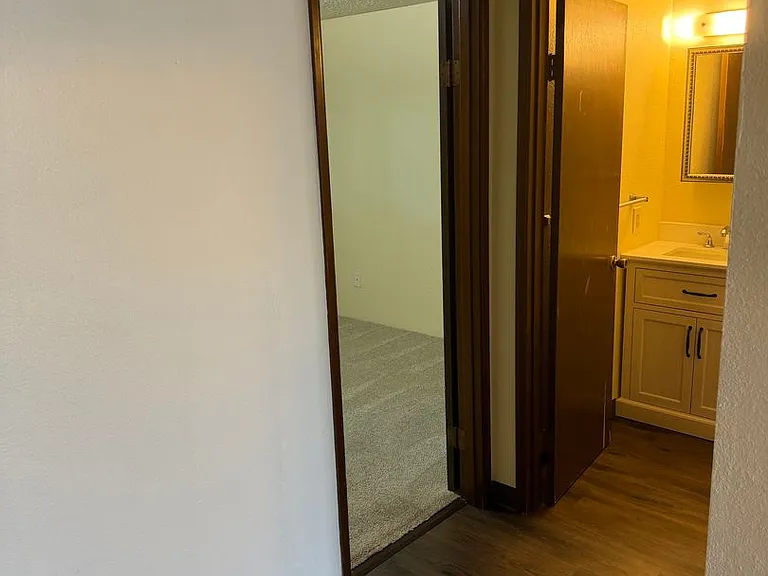 Pinewood Apartments — Photo 21