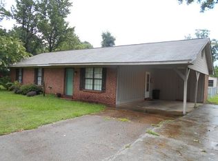 110 Center St, Columbus, MS 39702