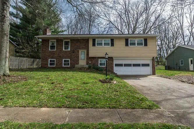 704 E Eddington Ct photo 1