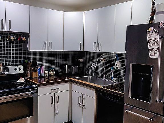 4th image of 100 Connetquot Ave APT 33