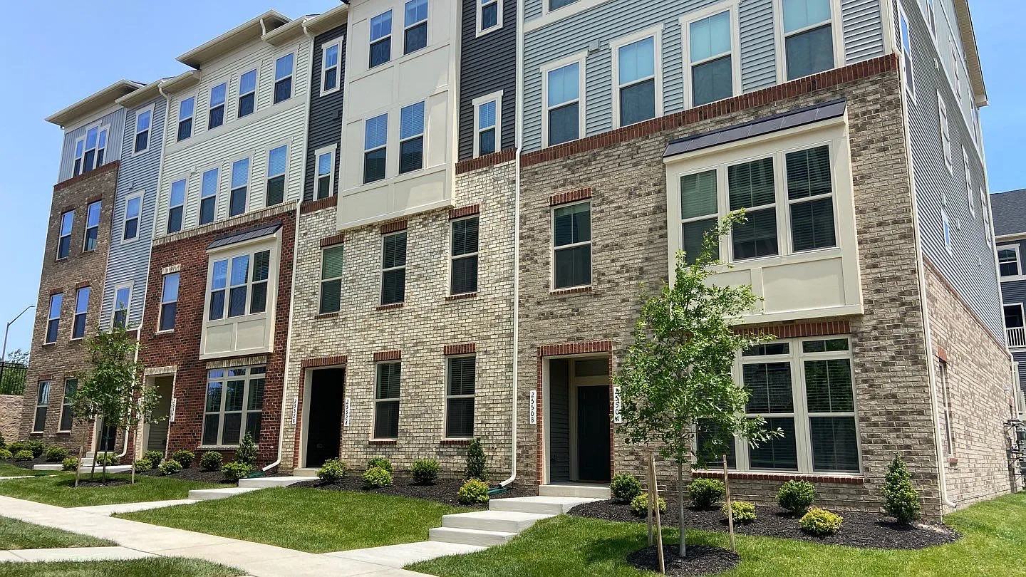 Exquisite Townhome Ellicotty City — Photo 1