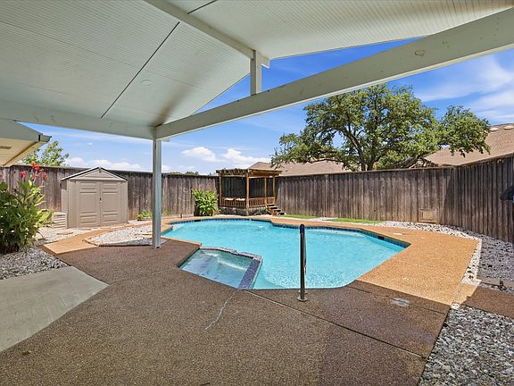 4th image of 1000 Oxfordshire Dr