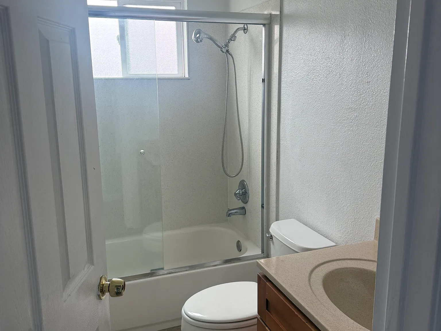 2 bed, 900 sqft, $2,150 — Photo 3