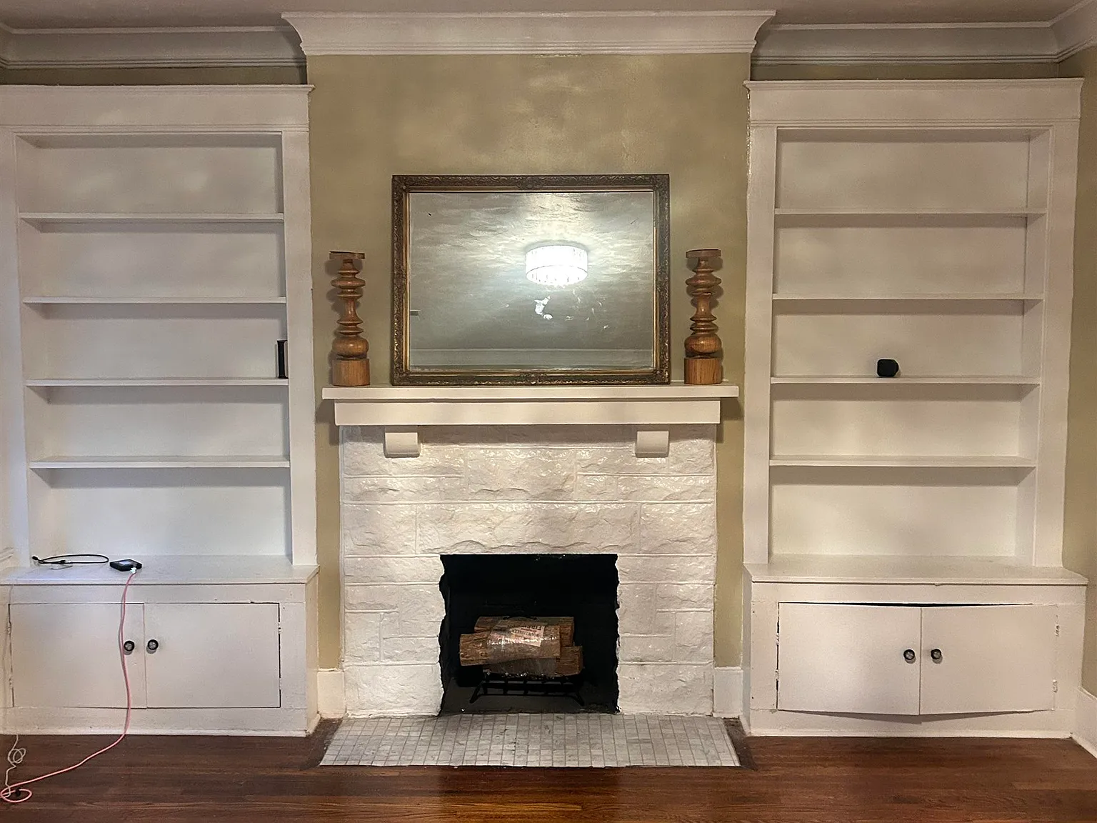 4 bed, 2.0 bath, 1937 sqft, $1,900 — Photo 2