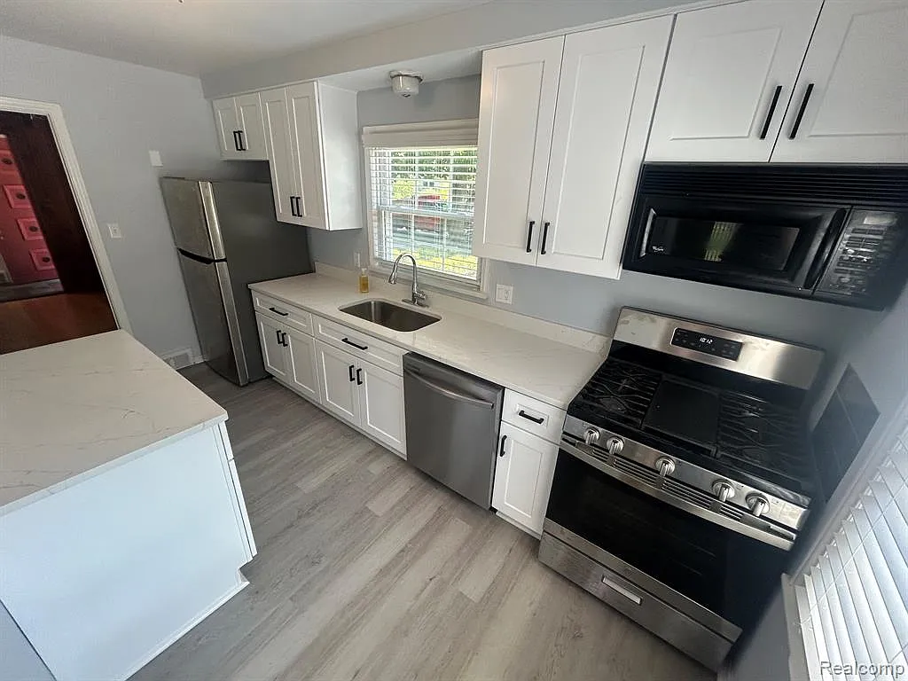 2 bed, 2.0 bath, 1718 sqft, $2,500 — Photo 4