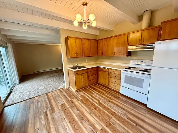 5th image of 2222 Gilman Dr W APT 6
