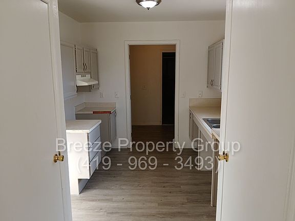 4th image of 520 Magnolia St