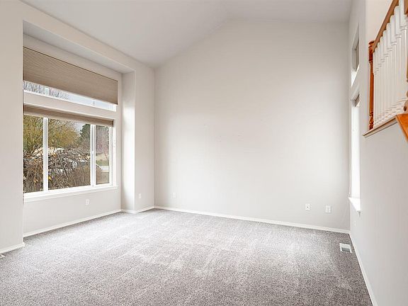 4th image of 1300 Hazelwood Ave