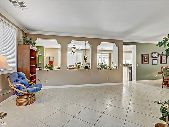 5th image of 679 Fontayne Ave