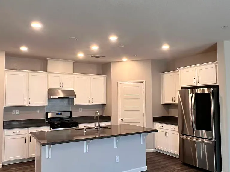 2727 Mabry Dr — Photo 3