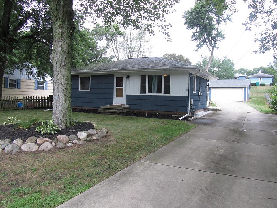 1st image of 843 Pinewood Ave