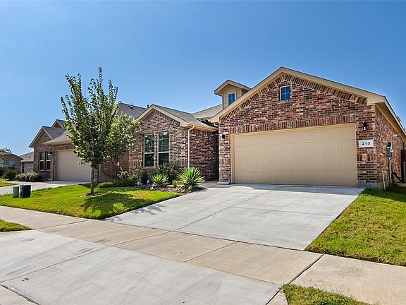 3rd image of 213 Mossy Cliff Ln