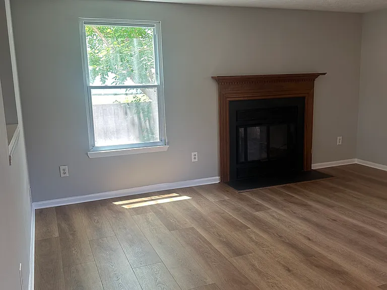 8414 Klarey Ct — Photo 11