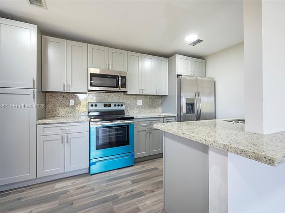 3rd image of 4111 Stirling Rd APT 509