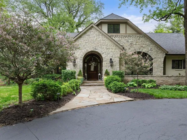 116 Pillar Ln, Saint Louis, MO 63141