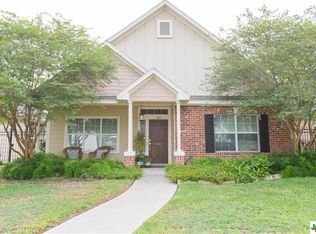 1804 N Vine St, Victoria, TX 77901