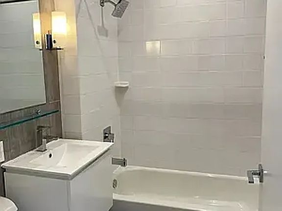 5th image of 50 Pine St #15JK