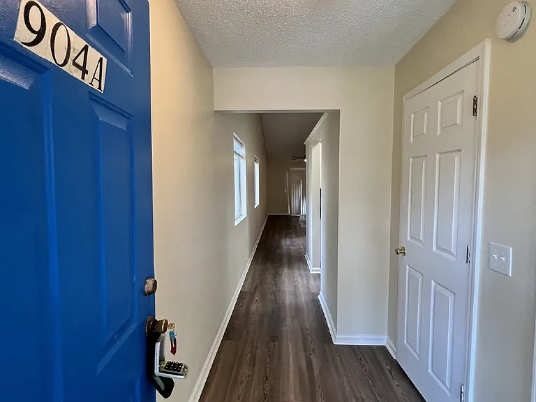 904A Brett Dr — Photo 2