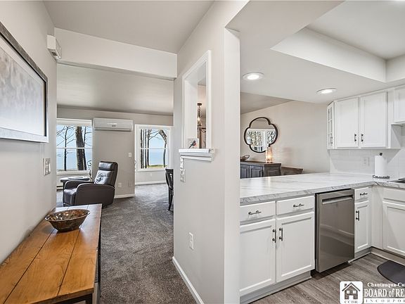 3rd image of 409 Edgewater Dr