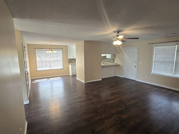 4th image of 138 Ashley Dr