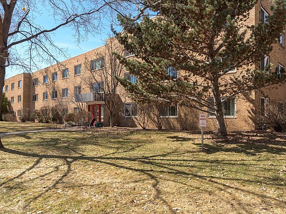 2nd image of 525 N Jackson St APT 204