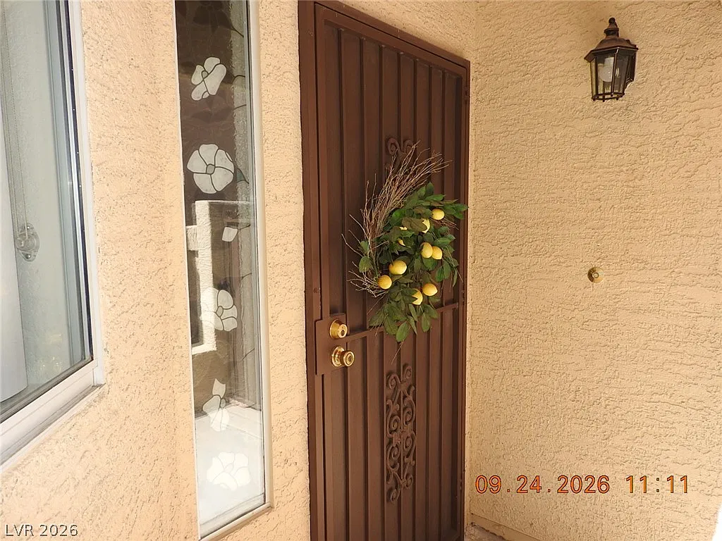 3 bed, 2.0 bath, 1493 sqft, $2,075 — Photo 4
