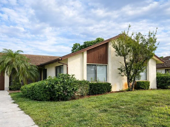 609 White Water Dr, West Palm Beach, FL 33413