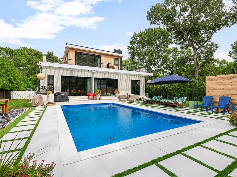 101 Montauk Blvd — Photo 12