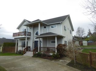 1617 28th St, Anacortes, WA 98221