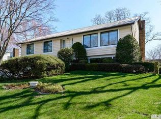 243 Walnut Rd, Glen Cove, NY 11542