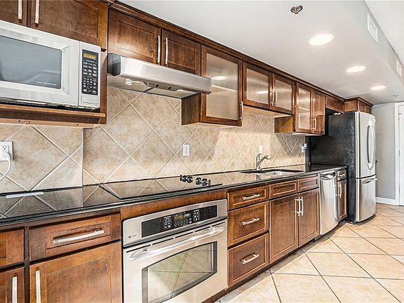 5th image of 600 E Admiral Blvd #608