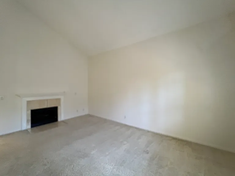 2433 Oneida St #1 — Photo 37