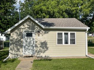 2831 S Cedar St, Sioux City, IA 51106