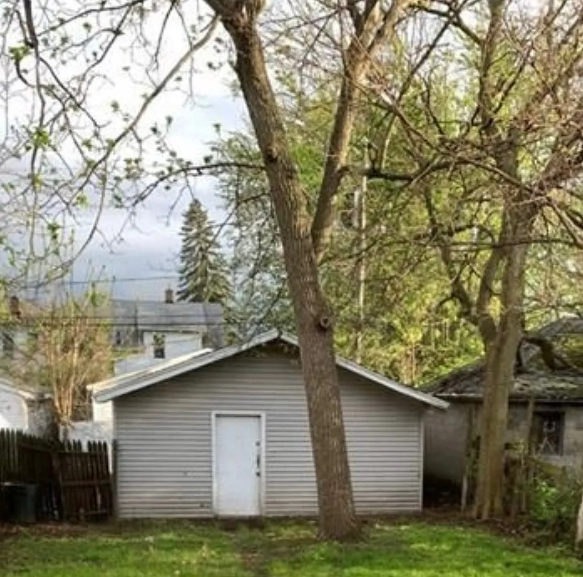3 bed, 1203 sqft, $1,200 — Photo 2