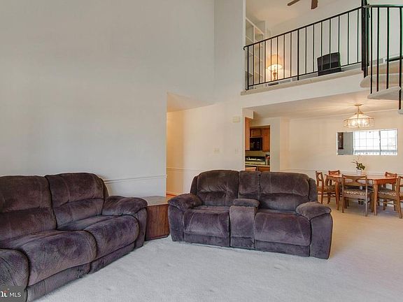 5th image of 12302 Wadsworth Way