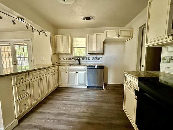 4th image of 312 S Mockingbird Ln