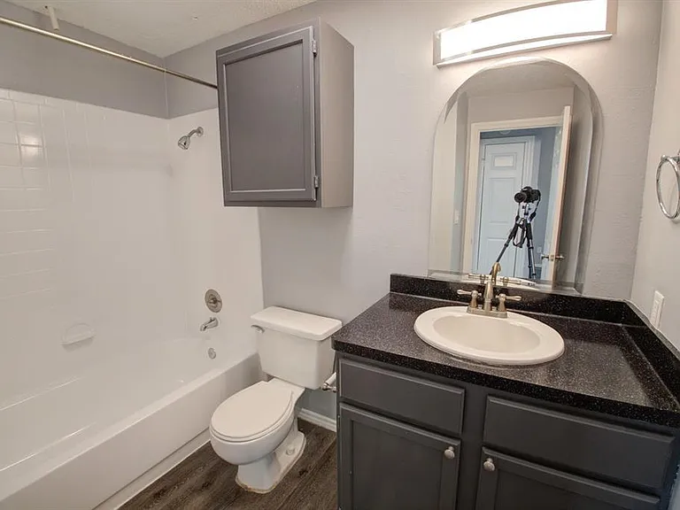 2606 Rio Grande St #305 — Photo 13