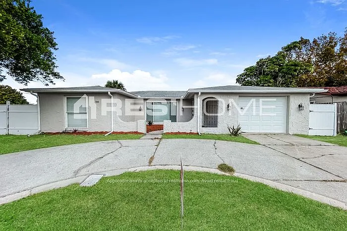7005 Brentwood Dr — Photo 2