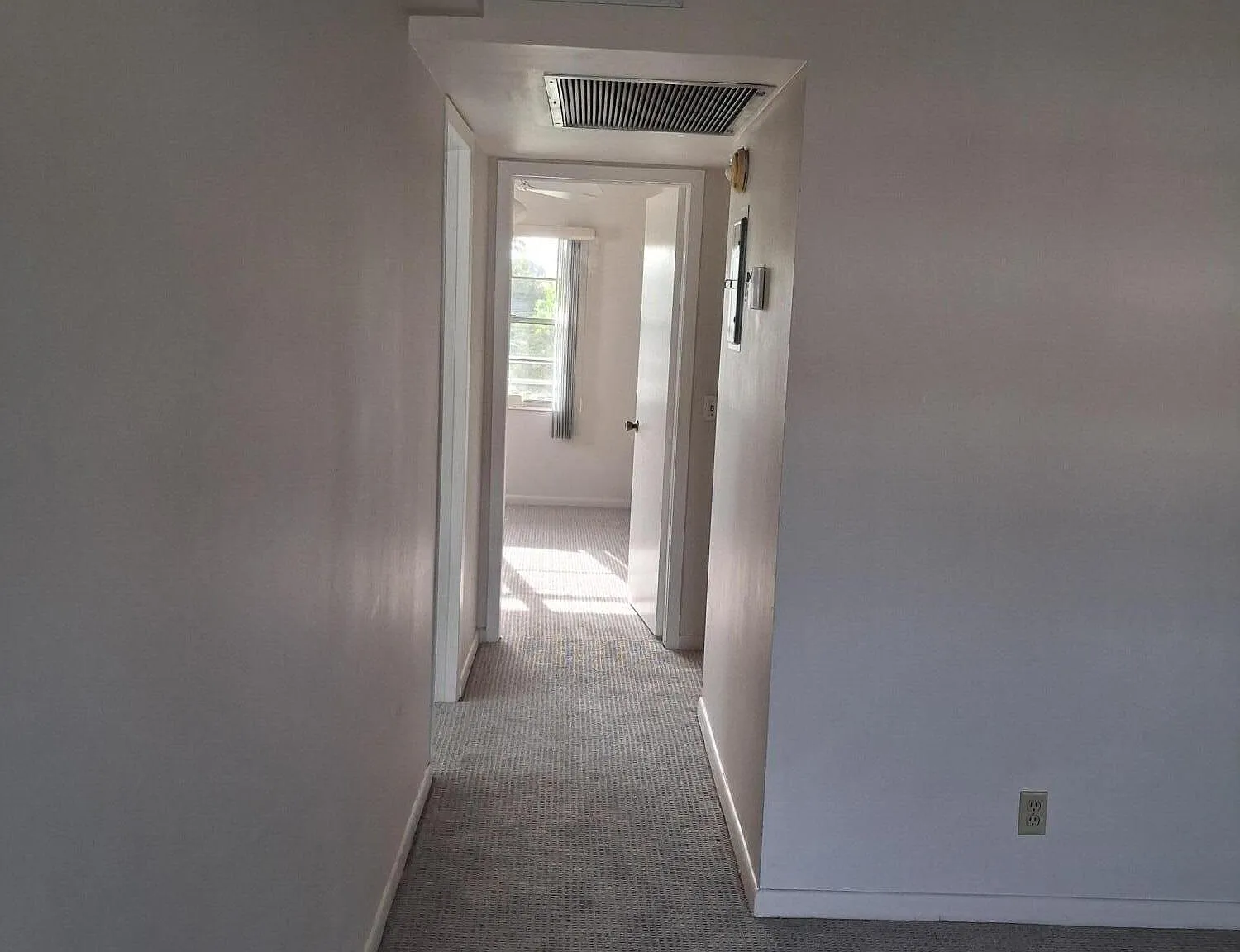 2 bed, 1.5 bath, 819 sqft, $1,550 — Photo 4