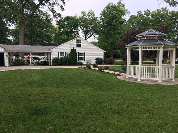 4th image of 26238 Hilliard Blvd